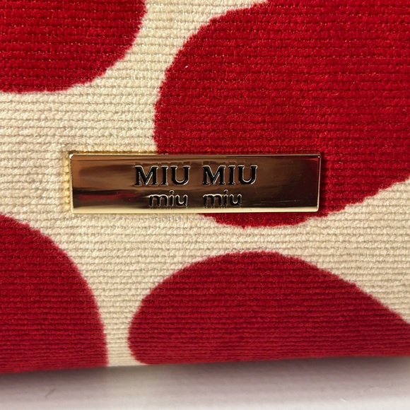 Miu Miu Red Heart Clutch Pochette w/ Gold Chain - Brand New in Box - Picture 3 of 14